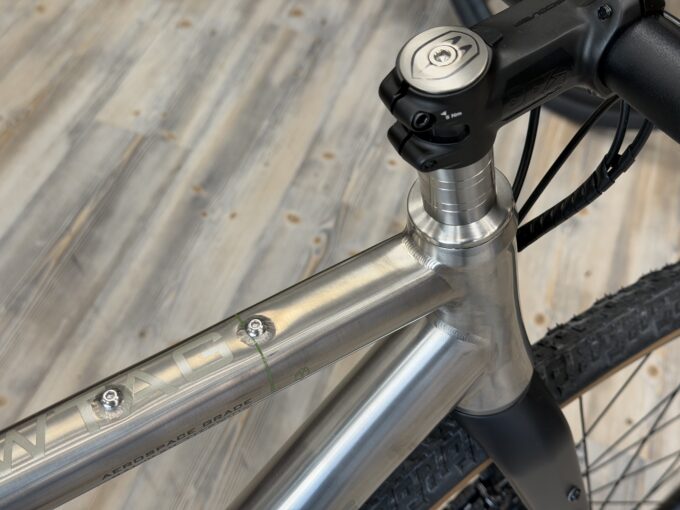 Van-Nicholas-Rowtag-M-54-Titan-Gravelbike-Zweiradladen-Aurich-Ostfriesland_0872